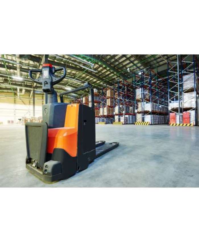 Pedestrian Controlled Stacker (F7) Novice Training